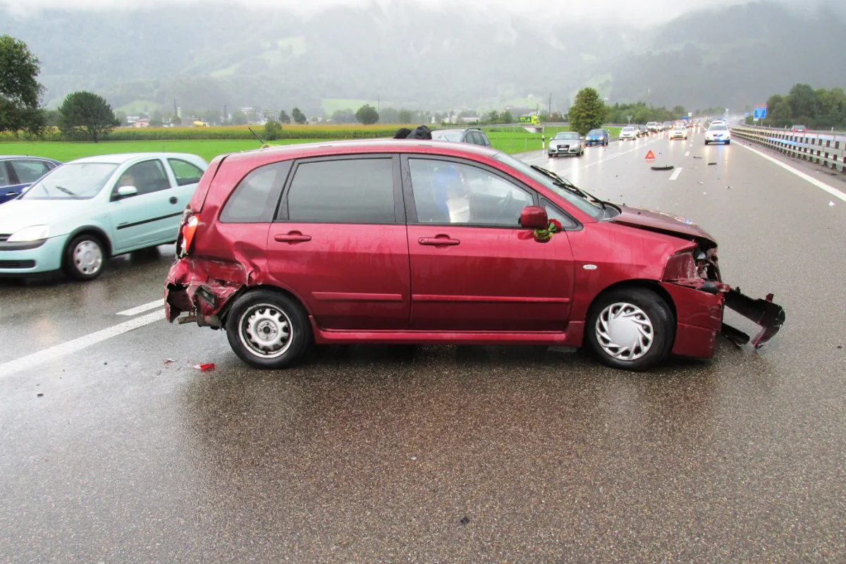Verkehrsunfall auf der A3 in Niederurnen