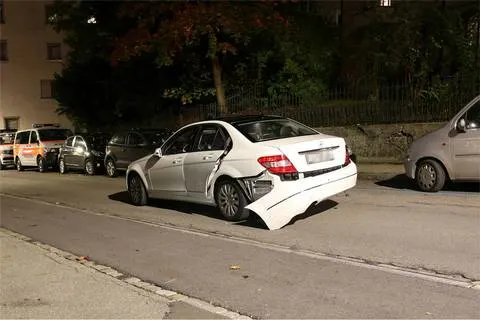 St.Gallen SG - In nichtfahrfähigem Zustand zwei Auto beschädigt
