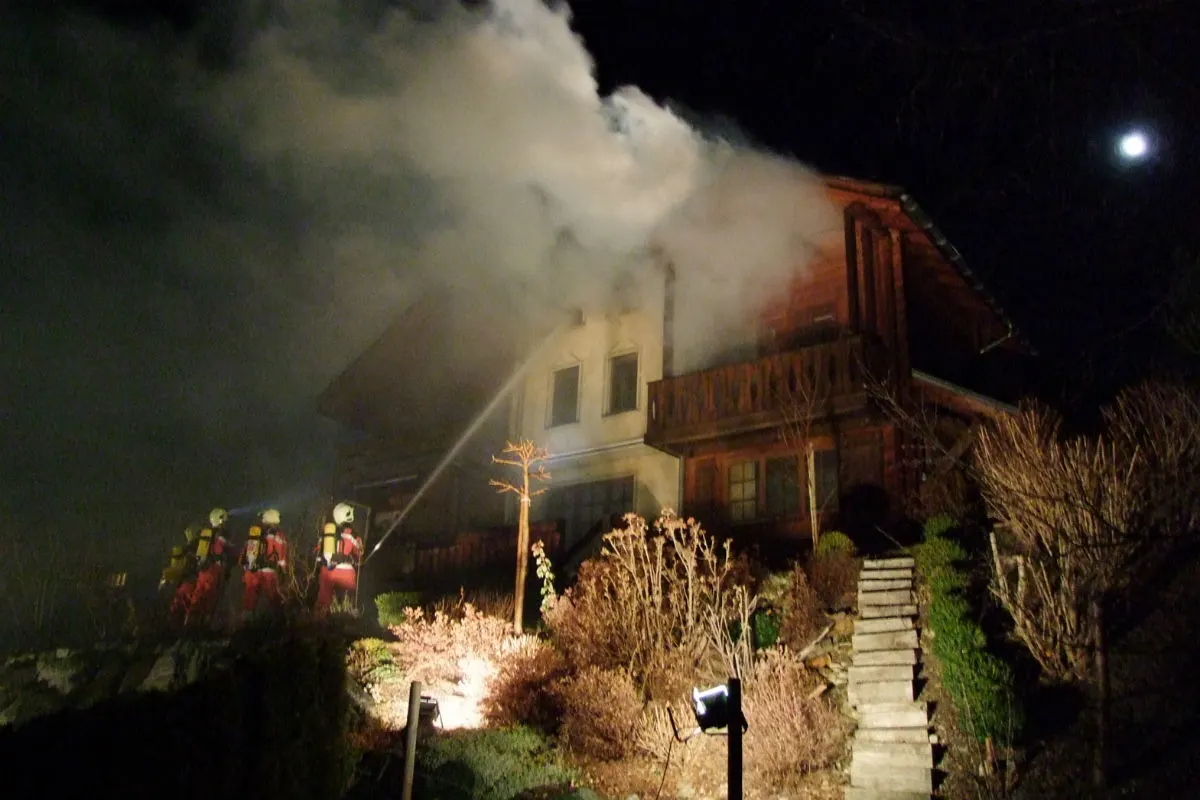 Brand in Cunter Ferienhaus verursacht grossen Schaden