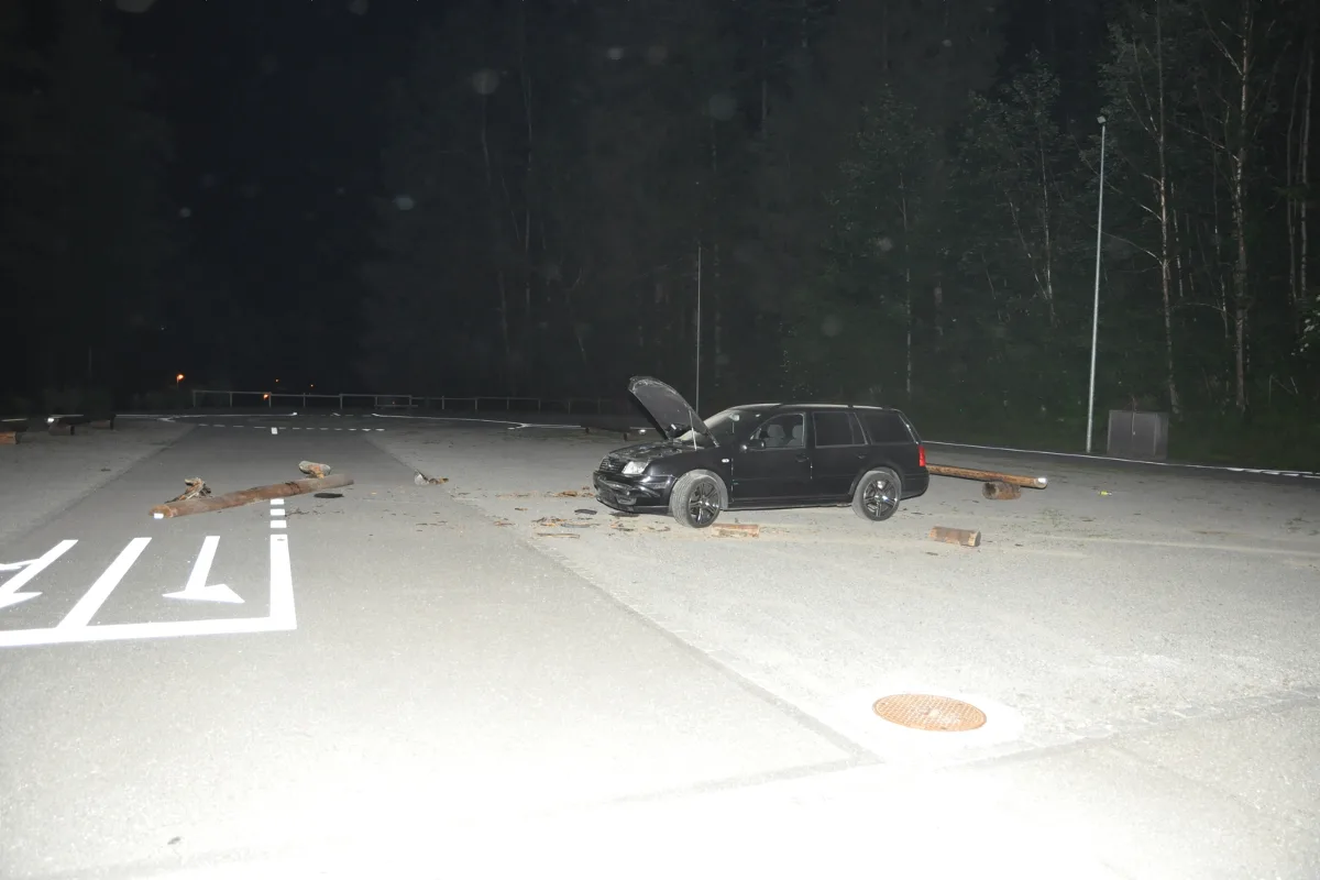 Alleinunfall in Schellenberg endet in Holzbank