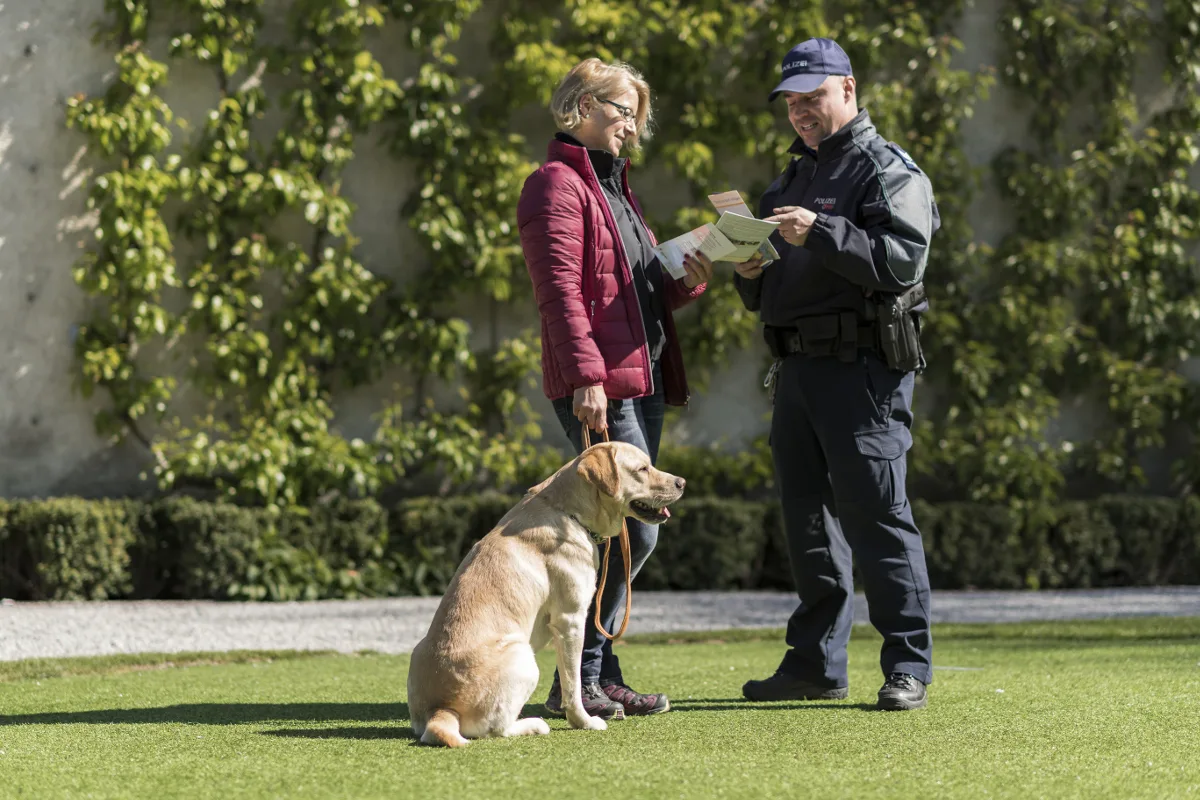 Chur GR - Stadtpolizei bringt Bevölkerung den Tierschutz näher