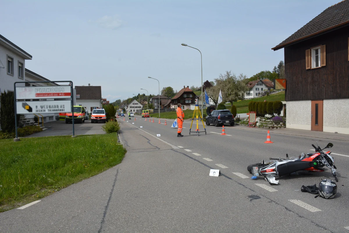 16-jährige Motorradfahrer bei Crash in Illnau verletzt