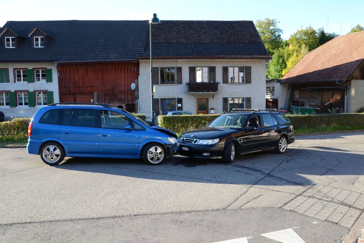 Frontalcrash in Bennwil fordert eine Verletzte