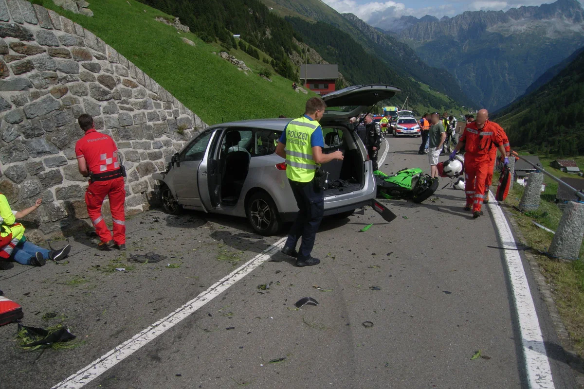 Wassen UR - Schwerer Crash reisst 27-Jährigen aus dem Leben