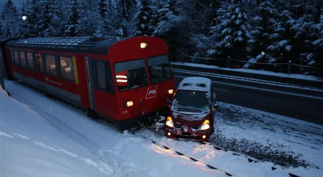 Autofahrer kollidiert in Appenzell mit Zug