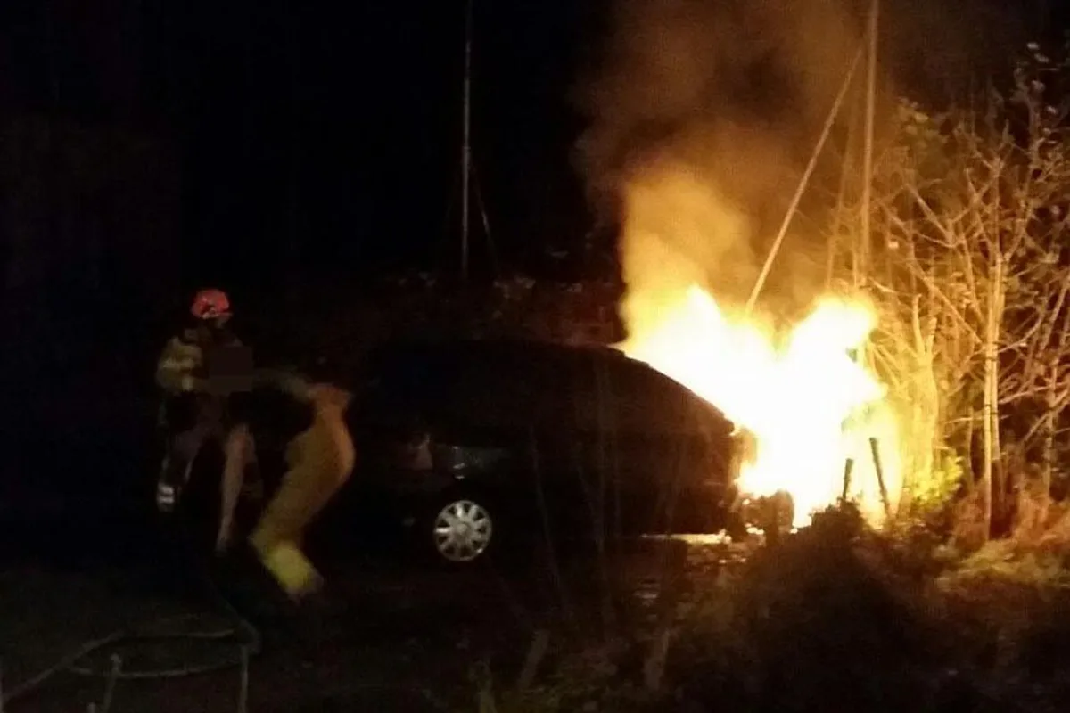 Koblenz: Auto auf Parkplatz in Brand geraten 