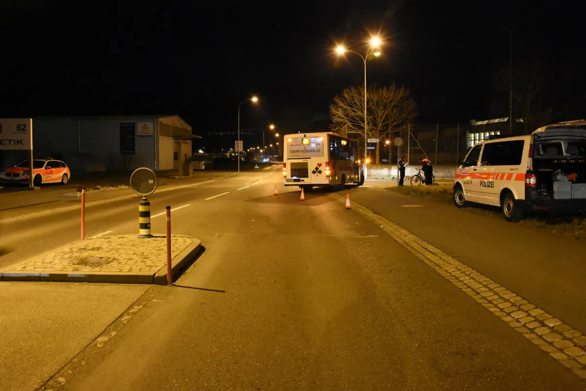 Buchs SG - Crash zwischen Bus und Velofahrer
