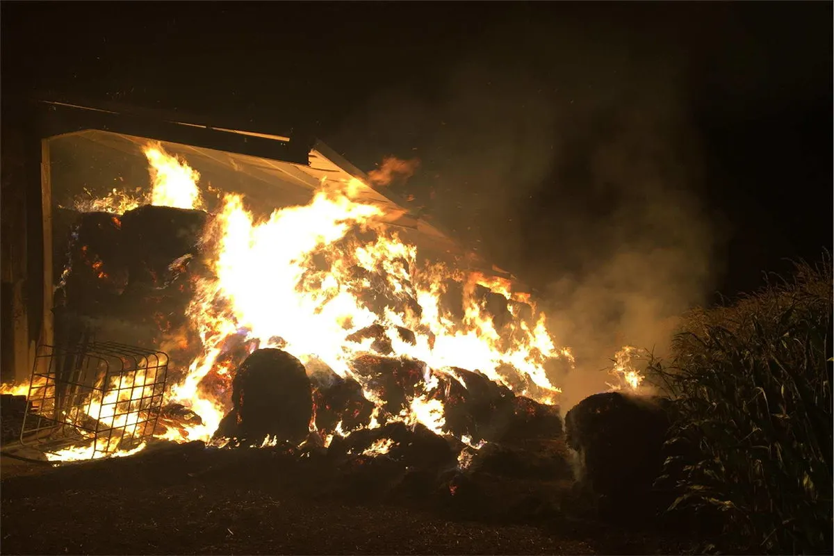 Domdidier FR - Scheune in Flammen