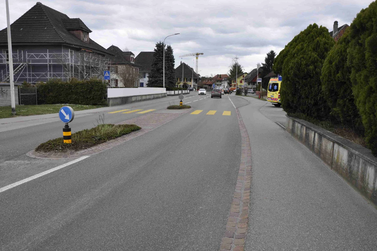 Zeugenaufruf Subingen - Fussgängerin (17) von Auto erfasst