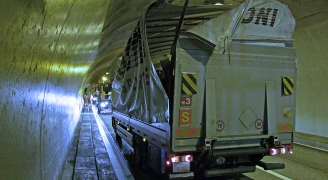 Verkehrsunfall im Tunnel Crap Ses