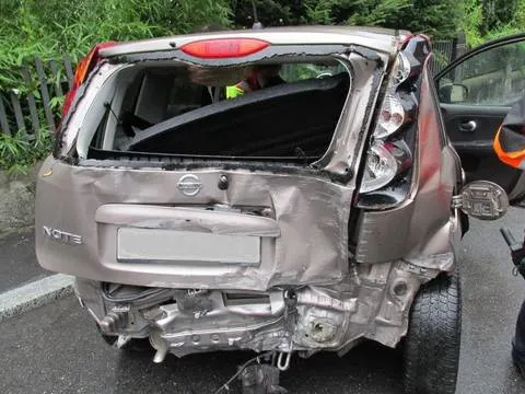 Glarus GL - Heftiger Auffahrunfall