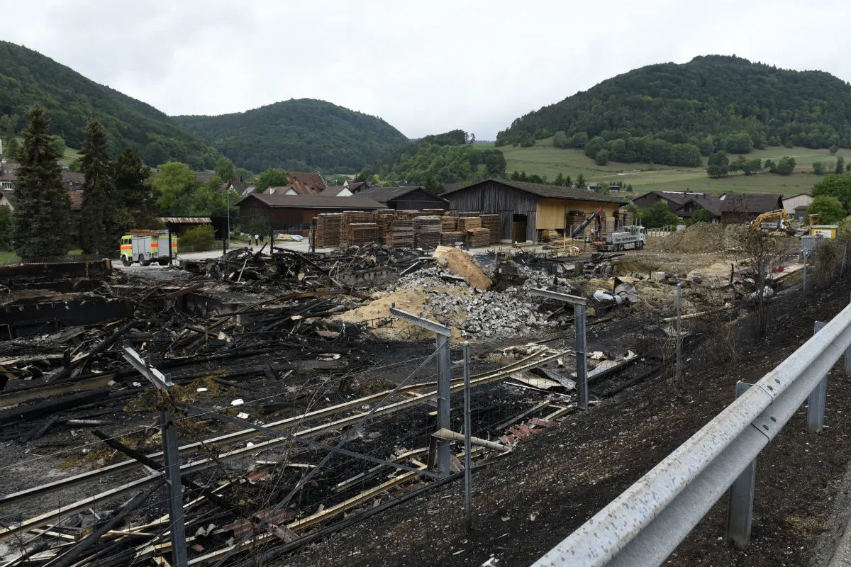 Merishausen SH - Funkenschlag auf Sägemehl löst Brand aus
