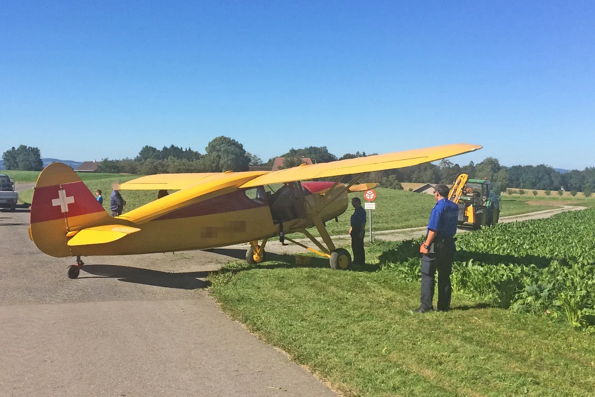 Notlandung auf Feld in Ermatingen TG