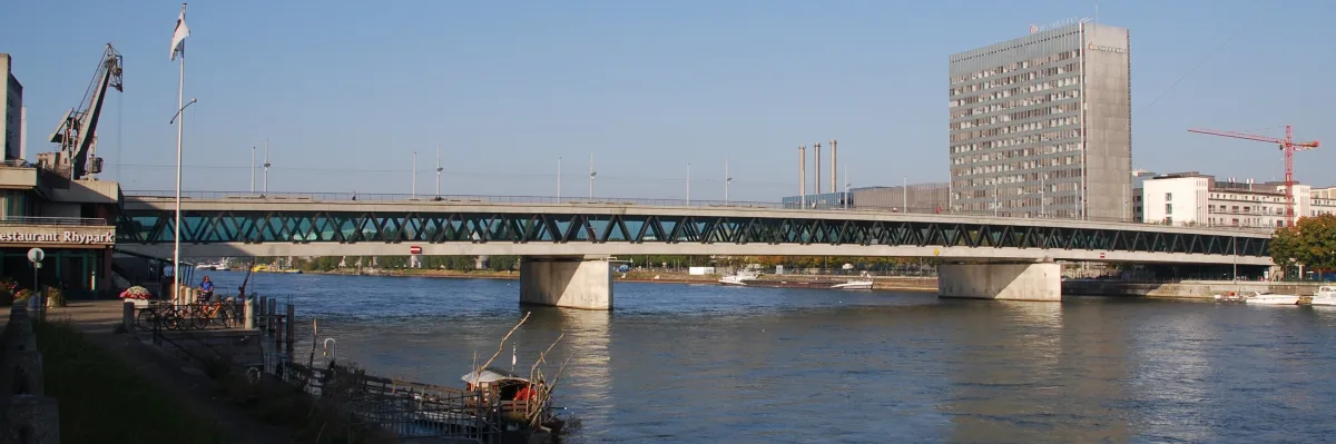 Schiffskollision auf dem Rhein bei Basel