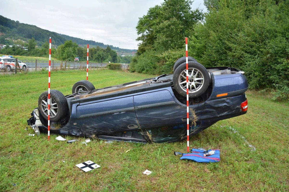 Lausen BL: Schwerer Selbstunfall auf der A22