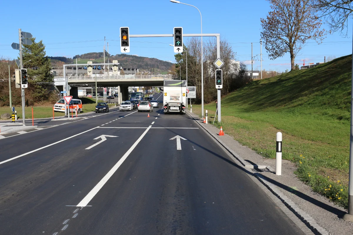 Unfall mit zwei Lastwagen in St. Gallen