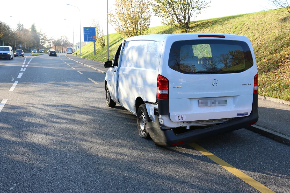 St. Gallen: Auto kollidiert mit Lieferwagen
