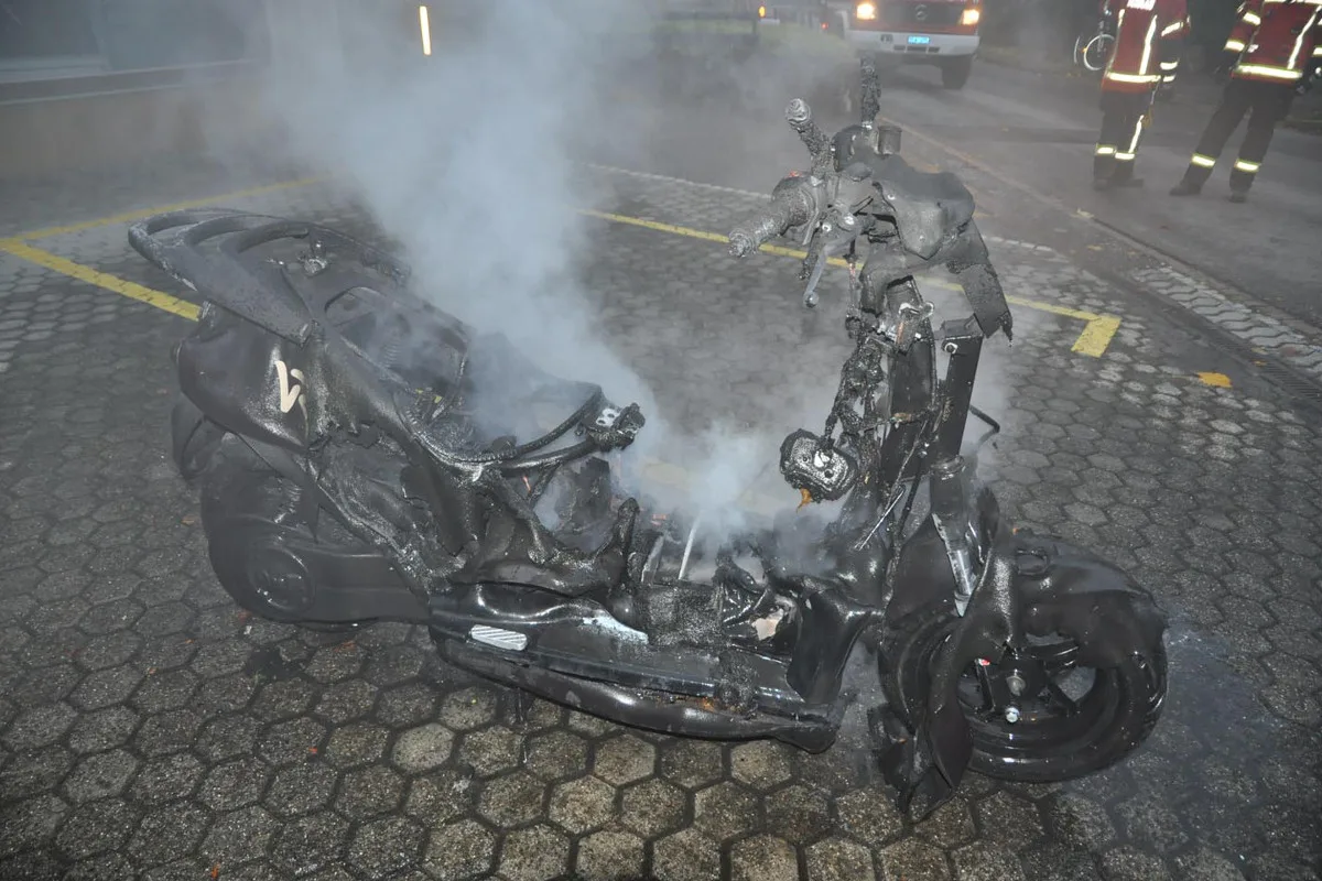 Schaan FL - E-Roller fängt Feuer