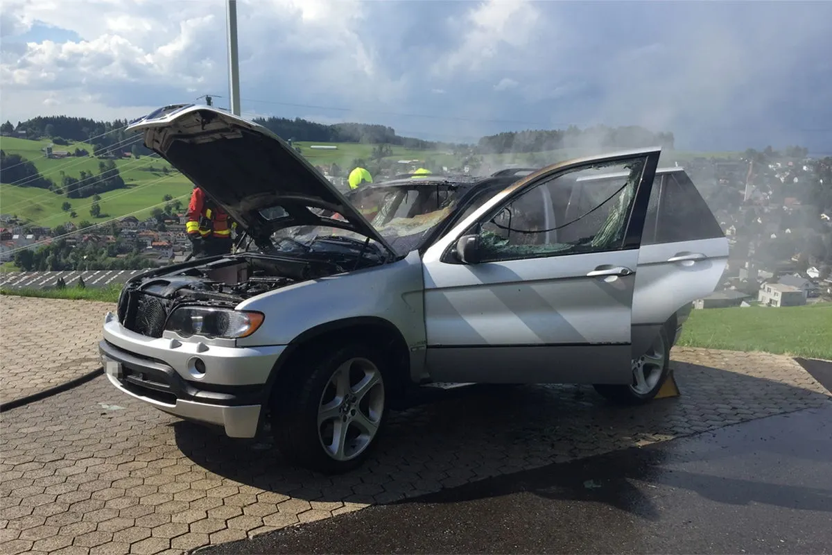 Degersheim SG - Auto ausgebrannt