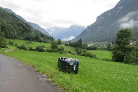 Haslen GL - Totalschaden nach Verkehrsunfall