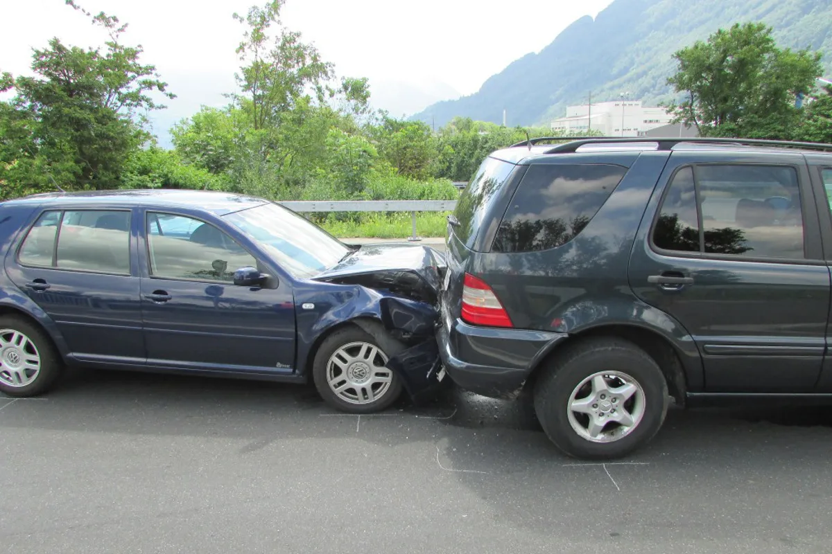 Bilten: Ins Heck gedonnert