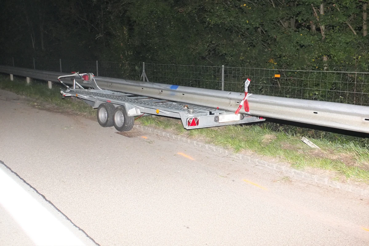 Lienz: Anhänger macht sich auf der A13 selbstständig