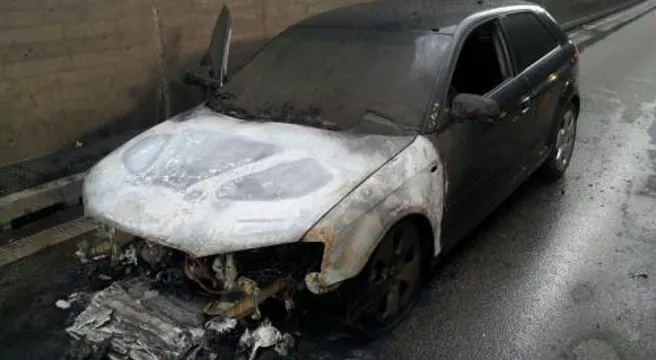 Basel: Fahrzeugbrand auf der A2