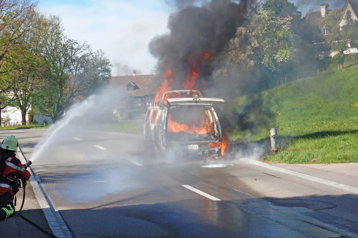 Ottoberg TG - Campingbus während Fahrt in Brand geraten