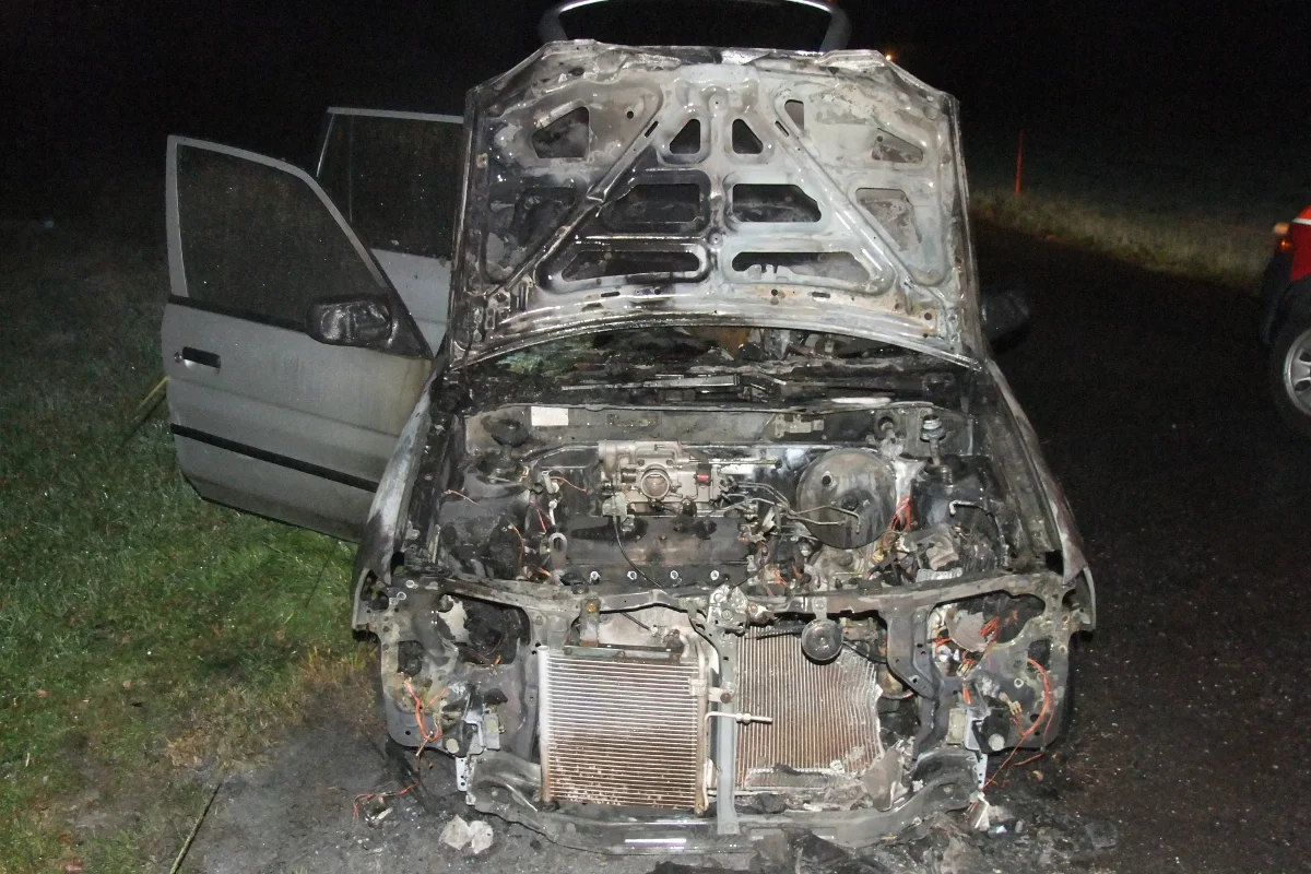 Auto brennt in Flums vollständig aus