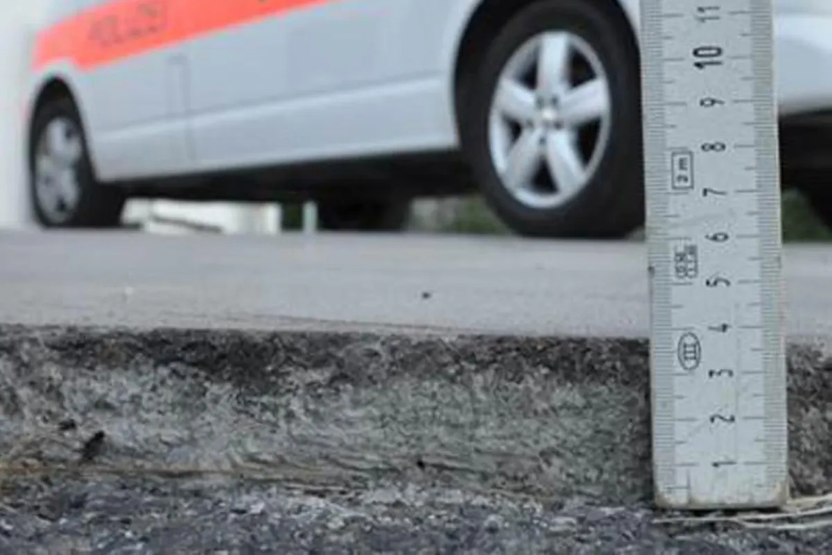 Fahrradfahrer kommt in Eschen zu Fall