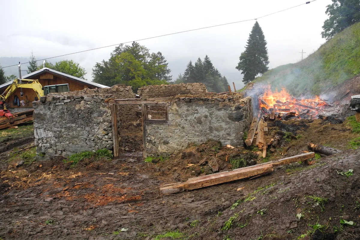 In Ried widerrechtlich Abfall verbrannt