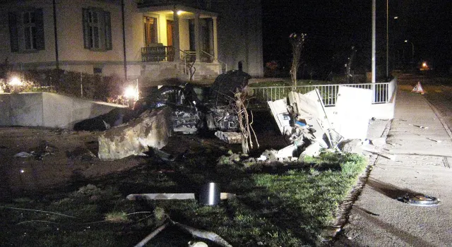 Schwerer Selbstunfall in Betschwanden - Lenker alkoholisiert