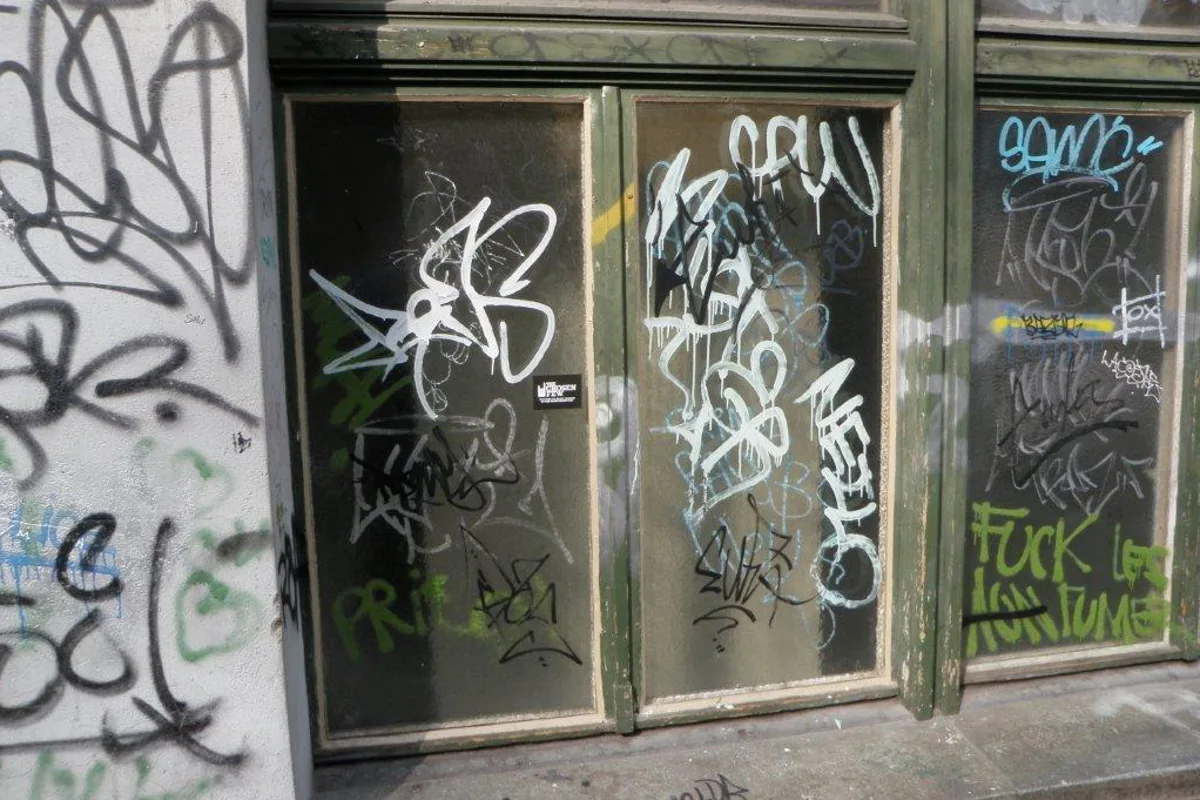 Kapo Fribourg im Kampf gegen Tags und Graffitis