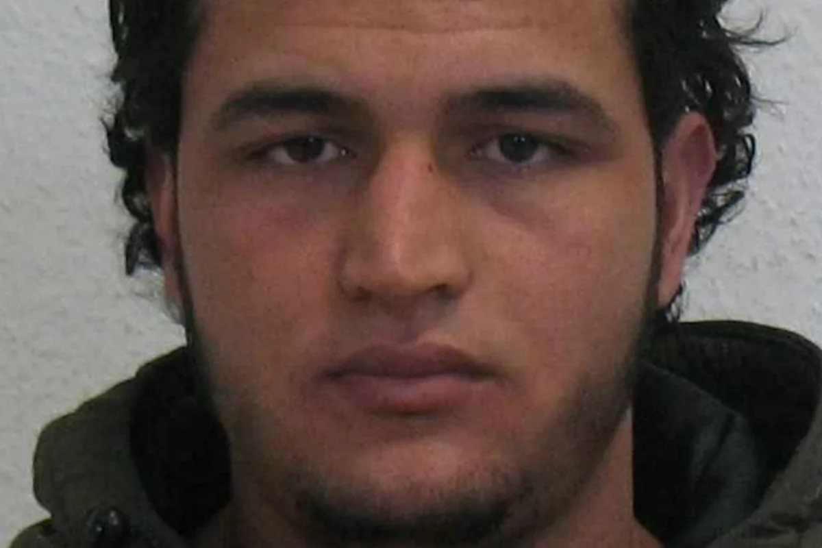 Berlin BE - Weihnachtsmarkt-Anschlag: Fahndung nach Anis Amri 