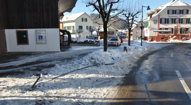 Nach Ausweichmanöver in Nunningen Schaden verursacht 