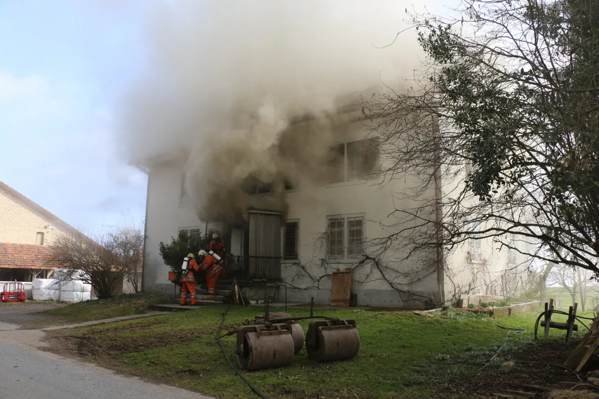 Brand auf Bauernhof in Schönenberg