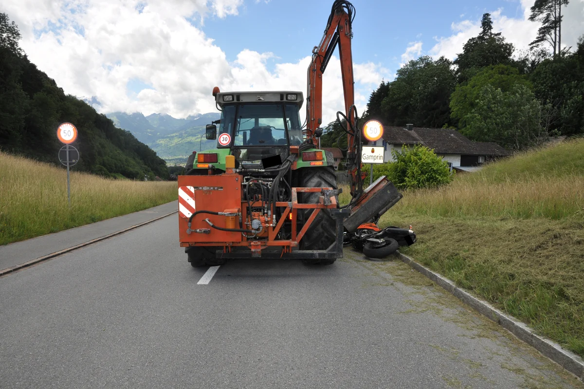 Selbstunfall und Auffahrcrash im "Ländle"