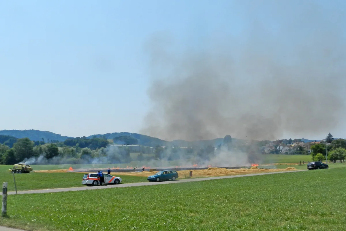 Eschlikon: Funken entzünden Strohfeld