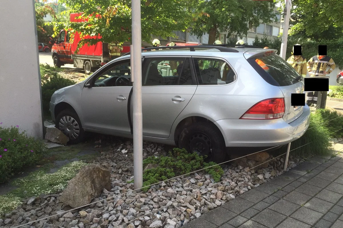 Bottmingen BL - Endstation Steingarten