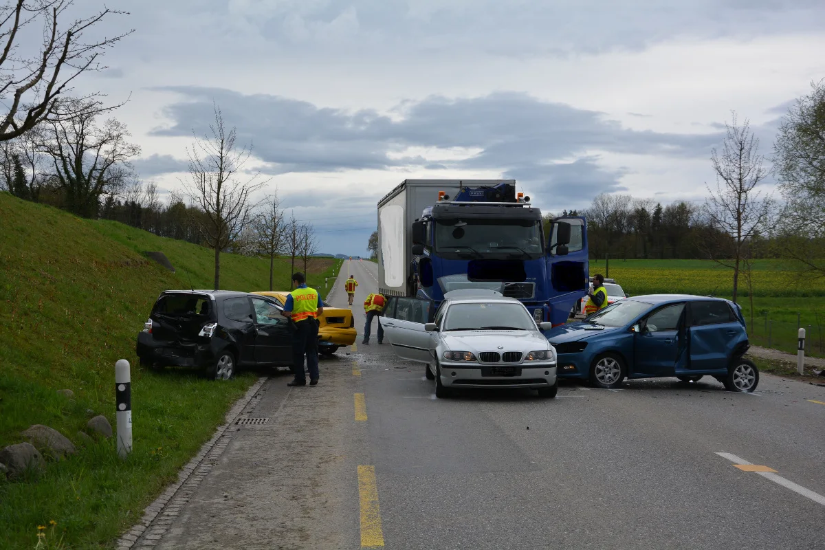 Drei Verletzte nach Auffahrcrash in Sulgen
