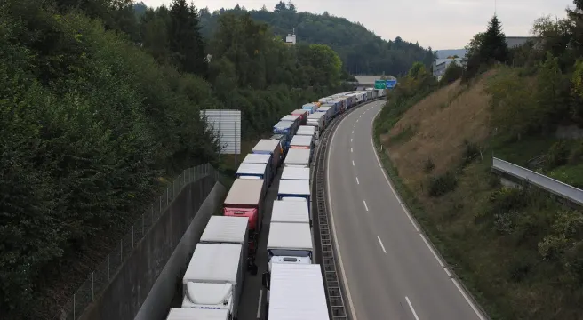 Stadt SH/Thayngen/Bargen: A4 wieder Lastwagenwartraum