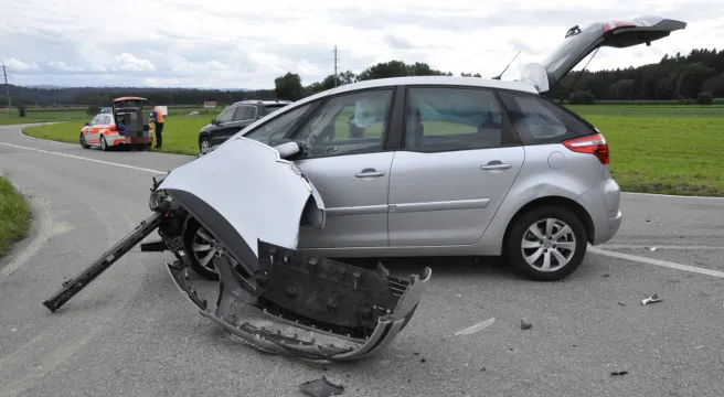 Töfffahrer in Kestenholz von Auto erfasst