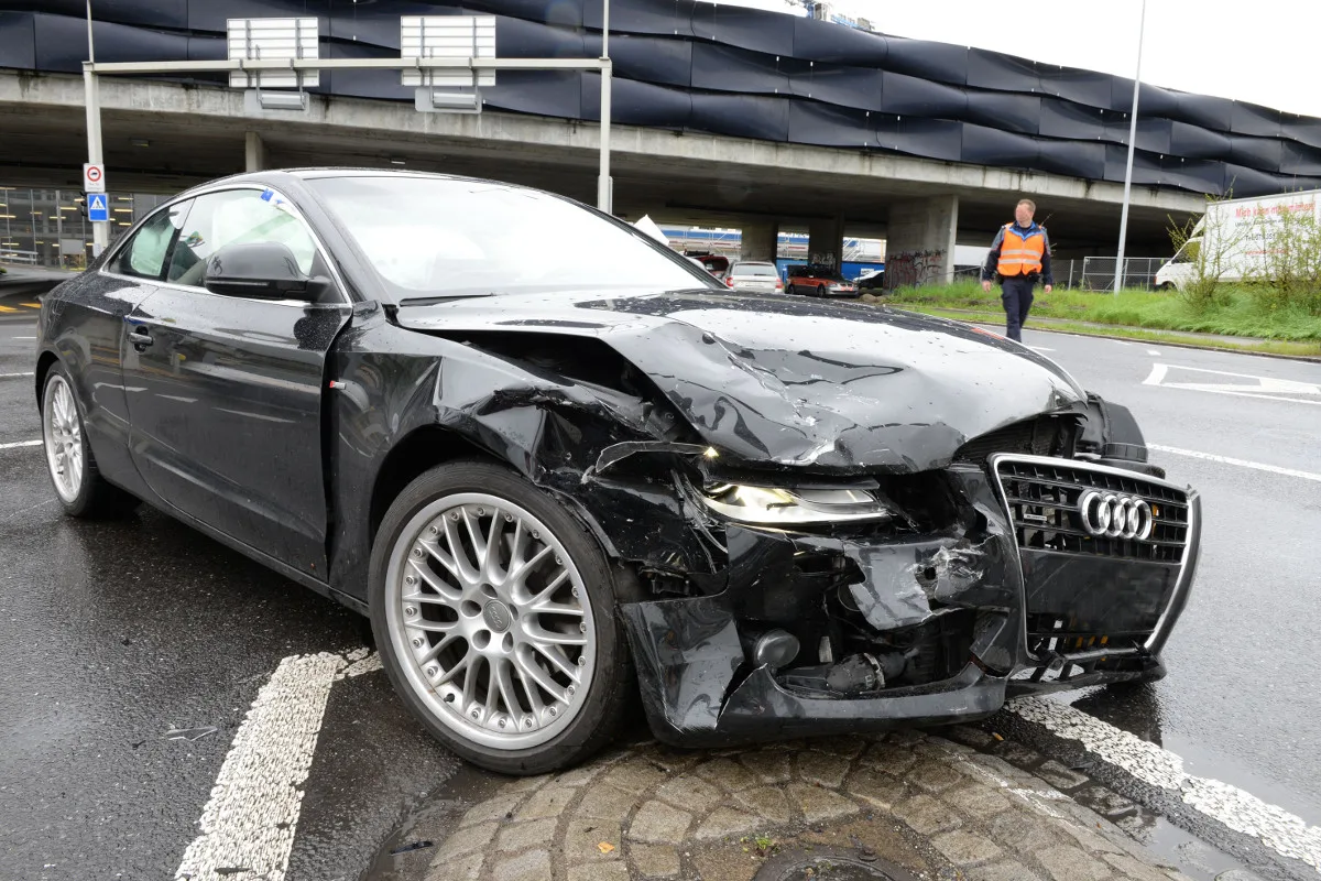 Zeugenaufruf - Crash in Emmenbrücke fordert Verletzte