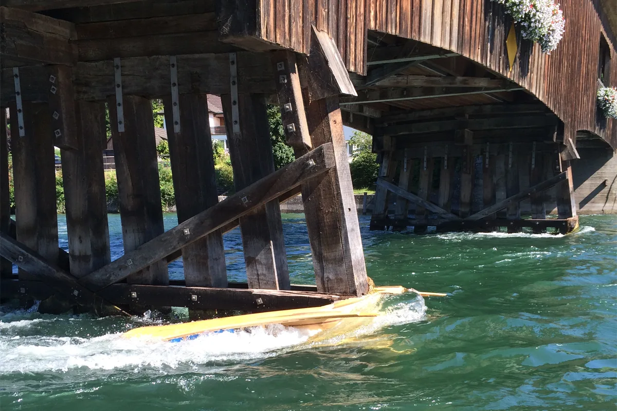 Diessenhofen TG: In Brücke geprallt und gekentert