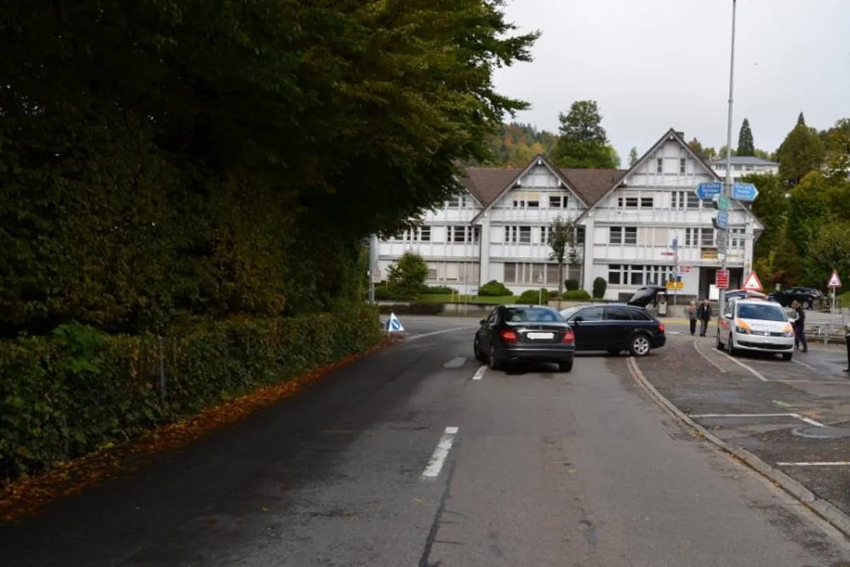 Teufen AR - Kollision zwischen zwei Personenwagen