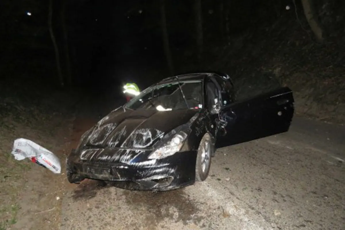 Besenbüren AG - Auto infolge übersetzter Geschwindigkeit überschlagen
