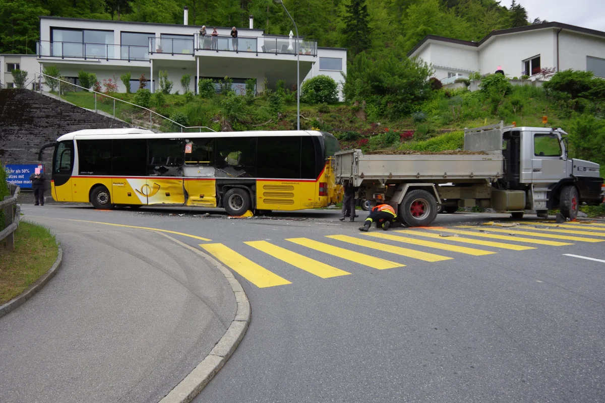 Chur GR - Vier Schüler bei Verkehrsunfall verletzt