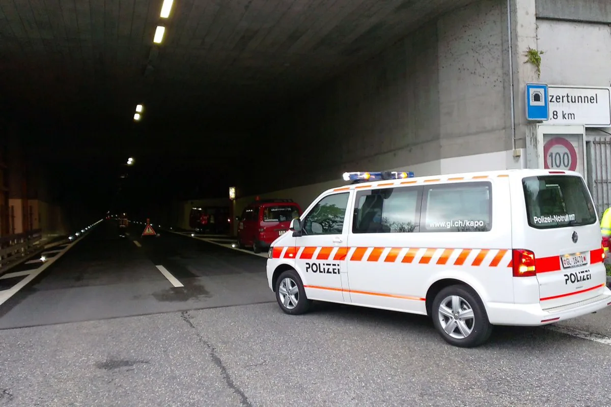 Einsatzübung "Verkehrsunfall mit Brand im Kerenzerbergtunnel"