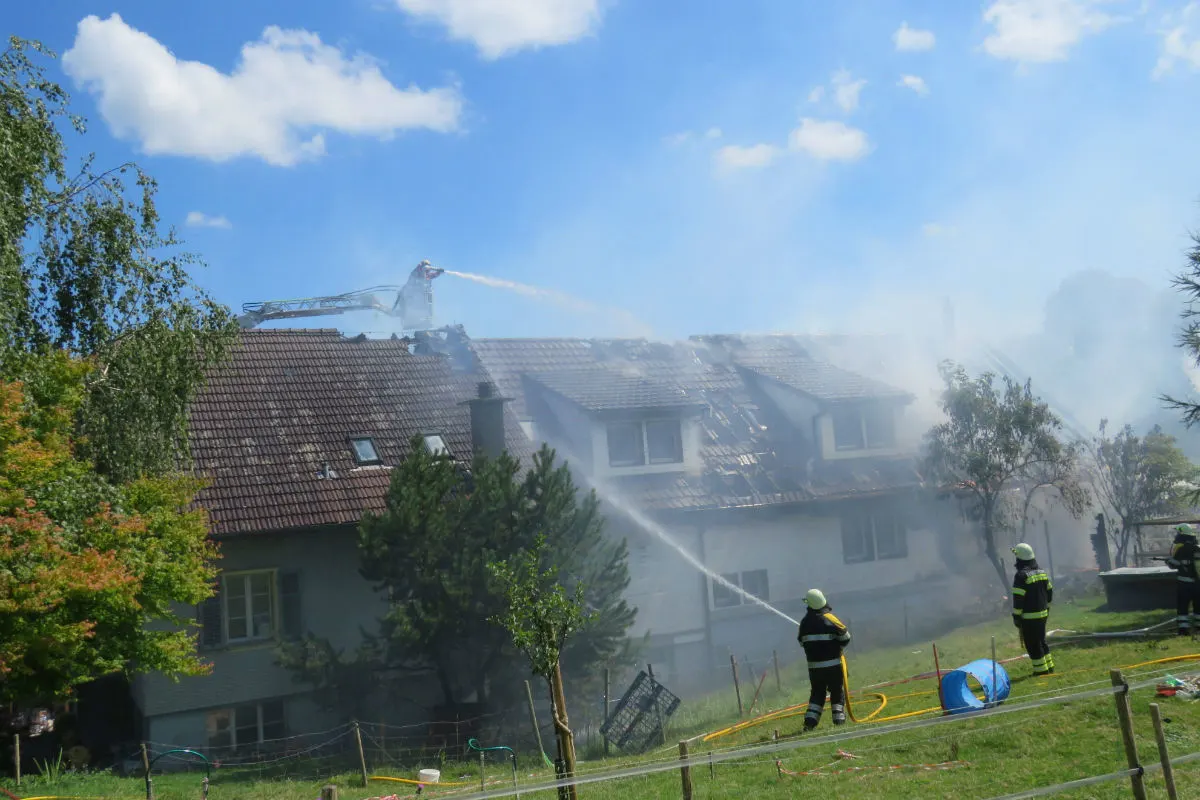 Sins: Wohnhaus durch Brand stark zerstört