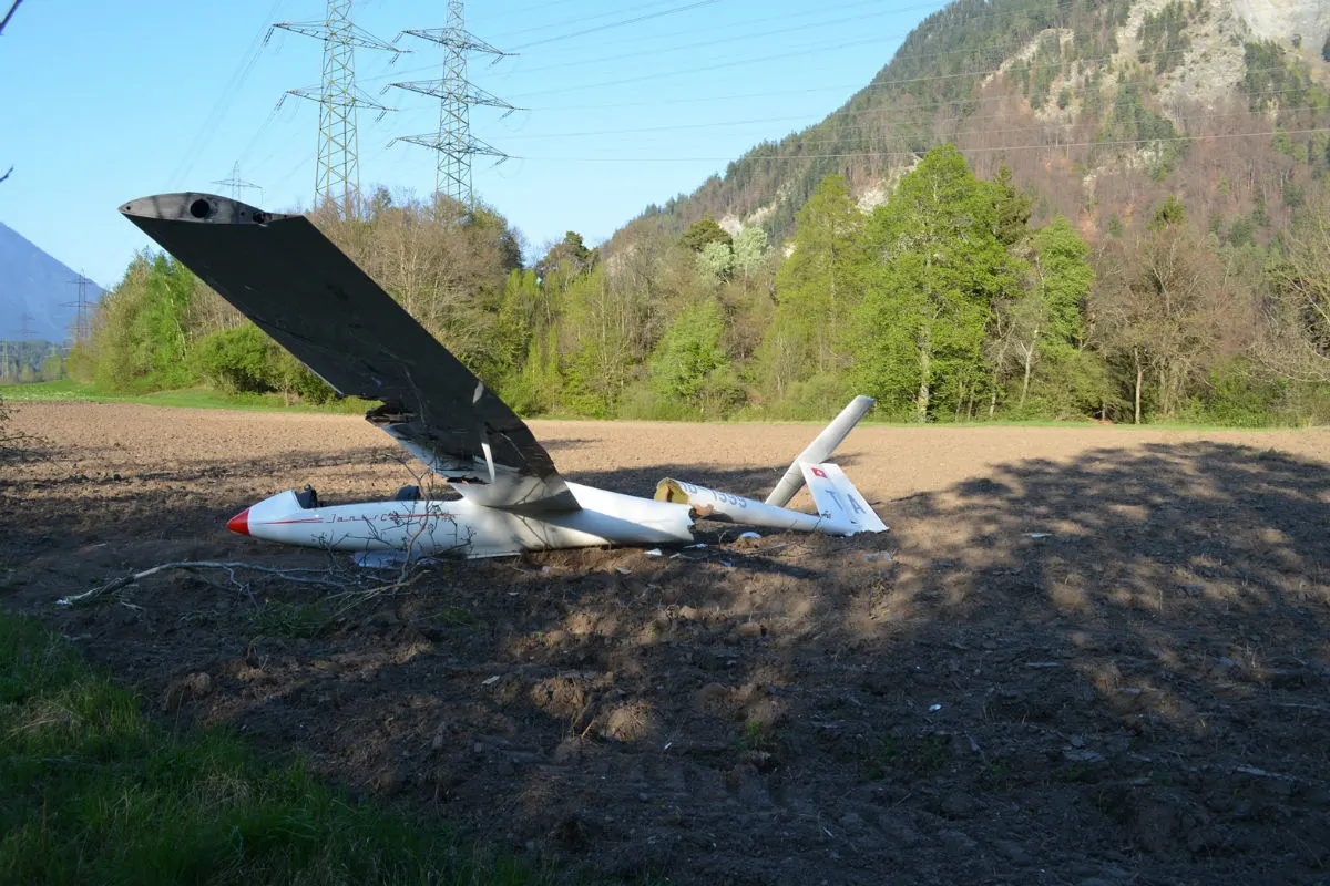 Rhäzüns GR: Segelflugzeug bei Notlandung abgestürzt